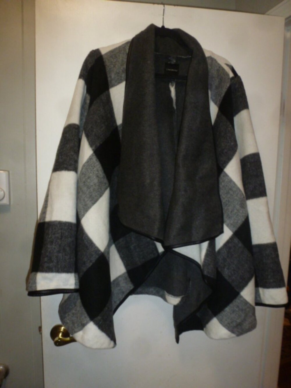 Lane Bryant Black White Gray Plaid Draped Cape Coat – Wool Blend- Sz 18-20